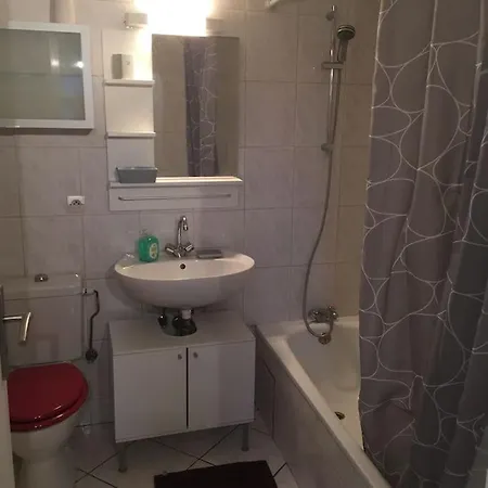 Three Bedroom Modern Apartment By Luton Airport And Luton Station Exterior photo