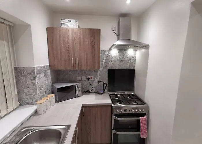 Three Bedroom Modern Apartment By Luton Airport And Luton Station