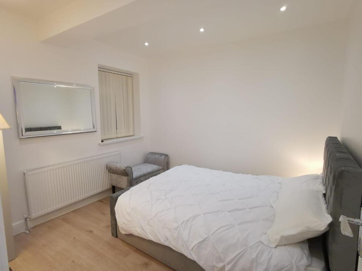 Apartment Three Bedroom Modern By Luton Airport And Luton Station Luton (Bedfordshire)