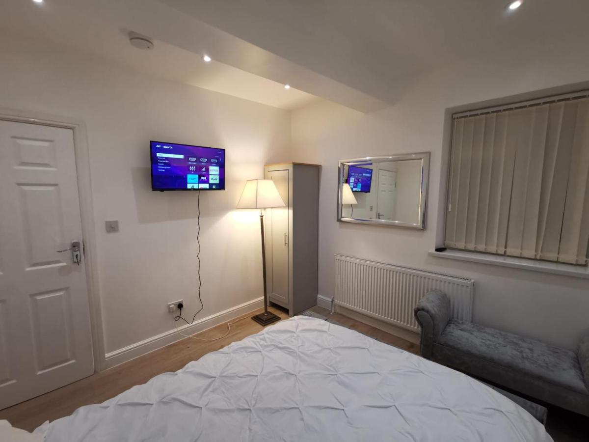 Three Bedroom Modern By Luton Airport And Luton Station * Luton (Bedfordshire)