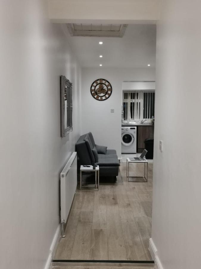 Three Bedroom Modern By Luton Airport And Luton Station * Luton (Bedfordshire)